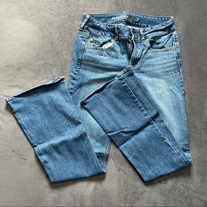 American Eagle Jeans. Artist Stretch. Size 6.